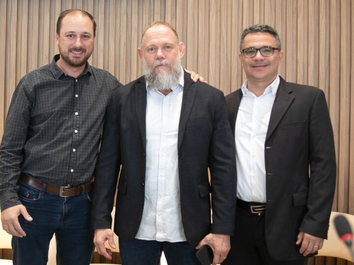 Prefeito Jaison Mendes prestigia posse do novo delegado da PCPR em Laranjeiras do Sul