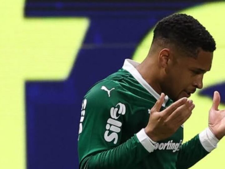 Palmeiras vence Internacional com show de Vitor Roque