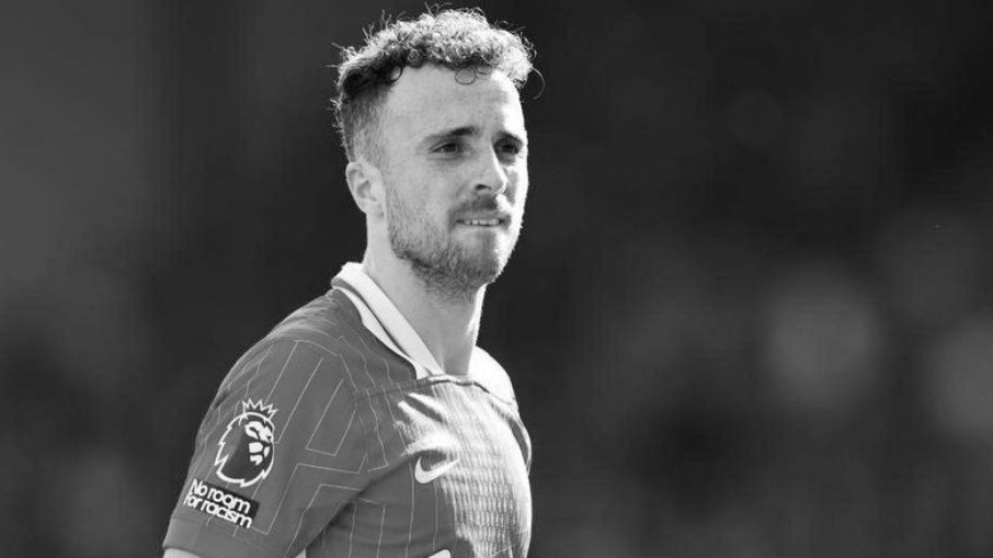 Torcida de Portugal presta homenagem a Diogo Jota no minuto 20