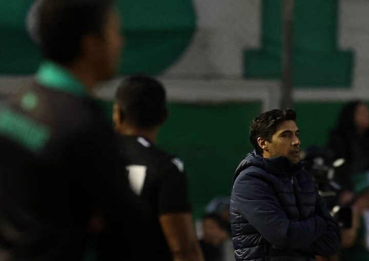 Abel Ferreira fala sobre vitória e gestão do elenco