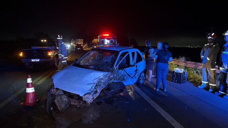 Motorista sobrevive a colisão com dois caminhões e um carro na BR-369