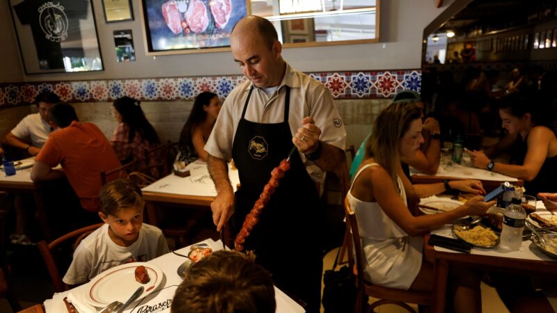 Crescimento nas vendas de bares e restaurantes em agosto