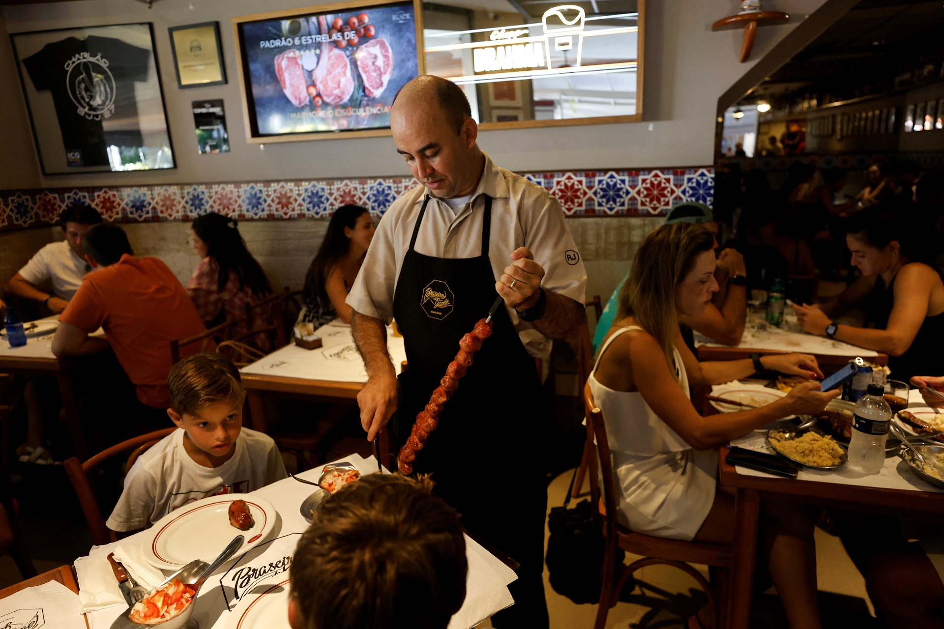 Crescimento nas vendas de bares e restaurantes em agosto