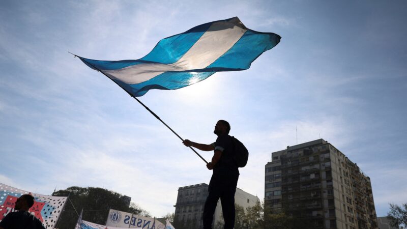Argentina reafirma compromisso com venda de dólares