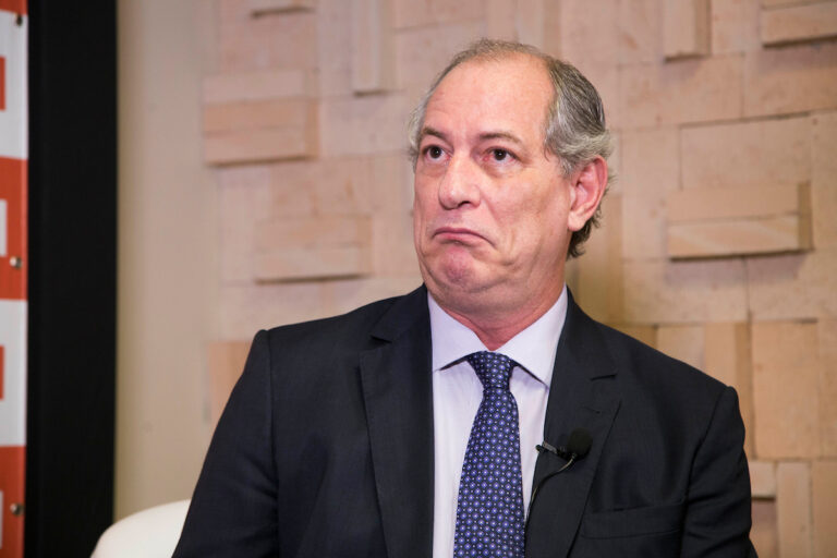 Ciro Gomes apoia bolsonarista ao Senado e gera divisão no Ceará