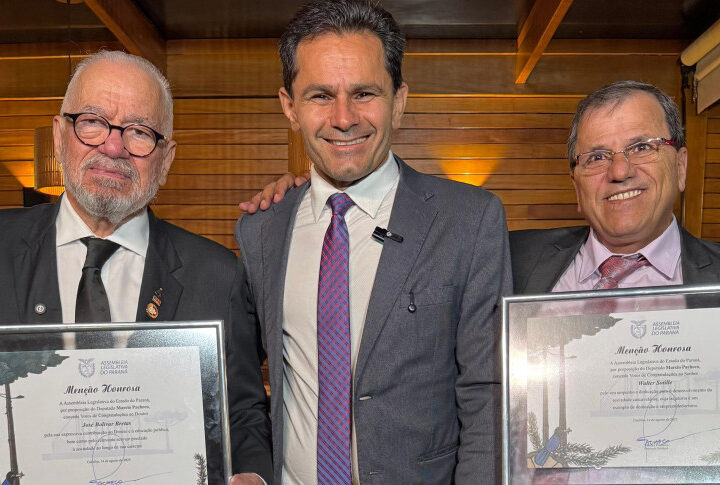 Marcio Pacheco homenageia personalidades em Curitiba
