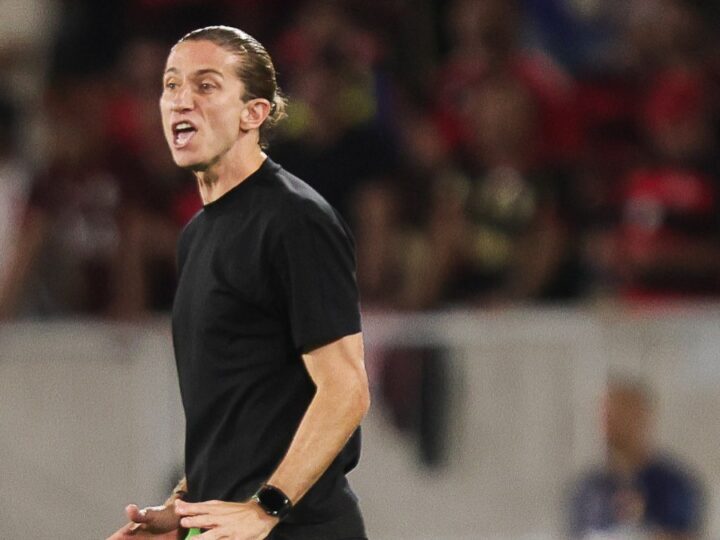 Filipe Luís critica árbitro da Libertadores por decisão polêmica