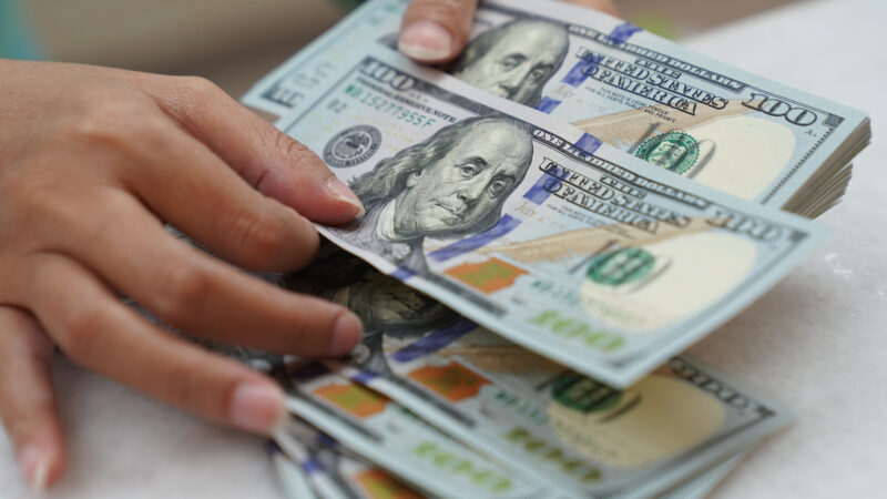 Itaú projeta IPCA de 5% para 2025 com real valorizado