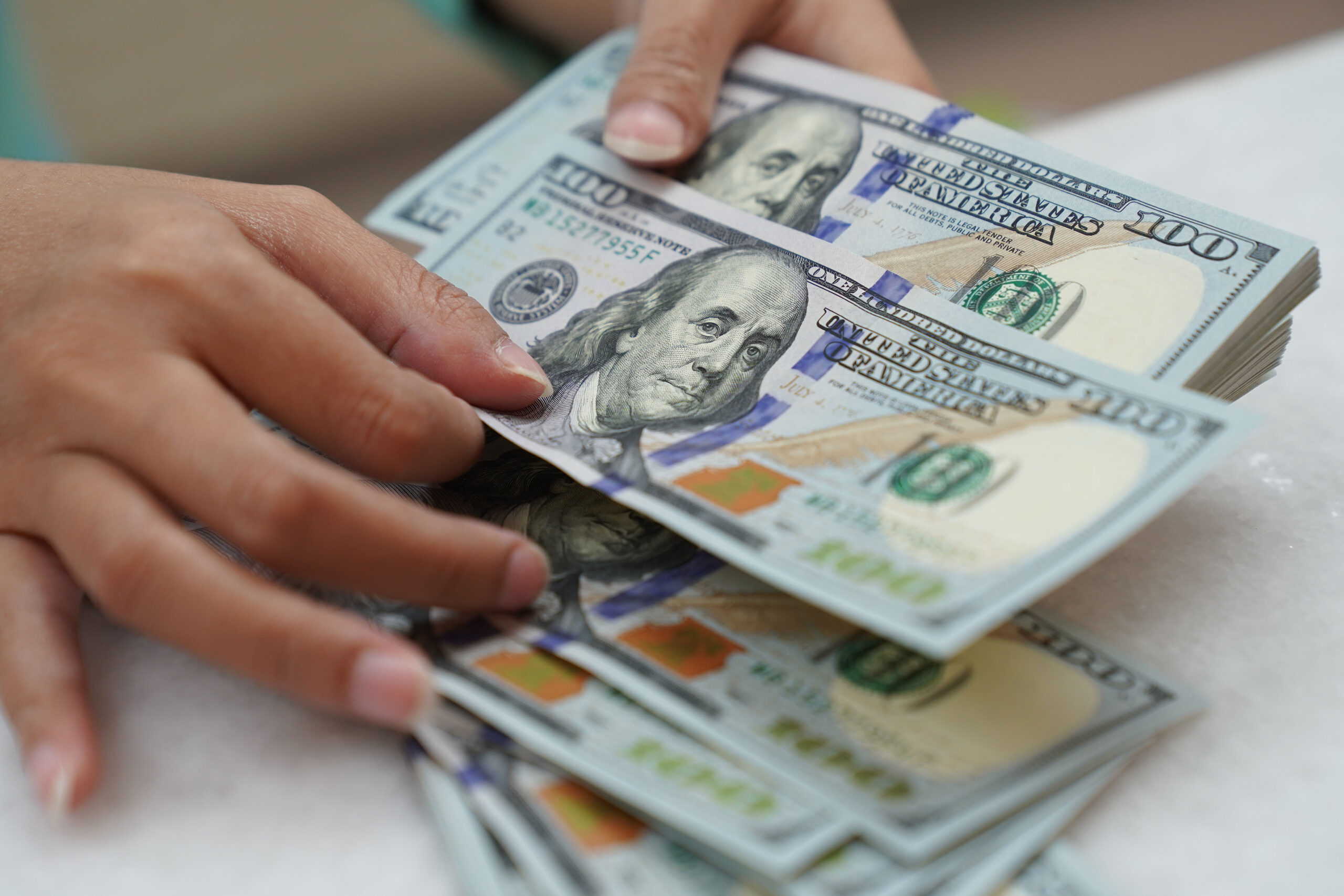 Itaú projeta IPCA de 5% para 2025 com real valorizado