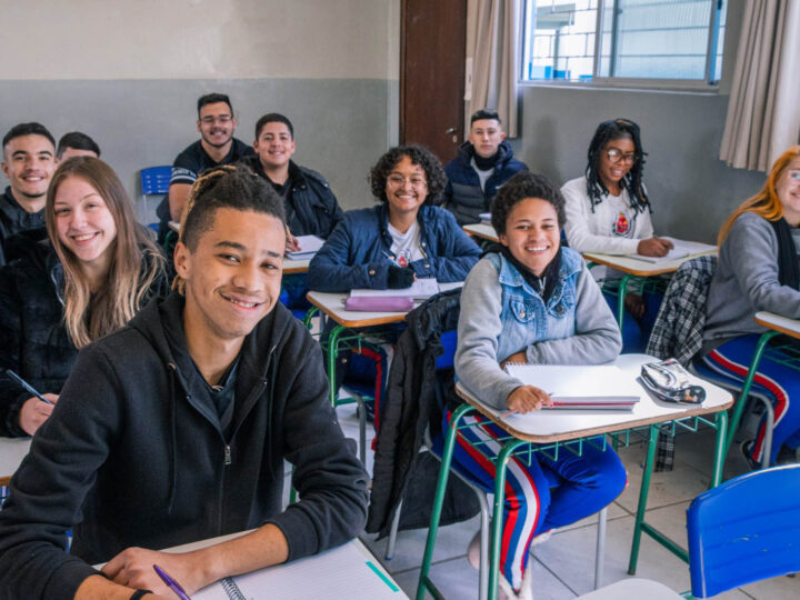 Aprova Paraná: acesso ao ensino superior para alunos da rede pública