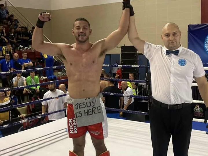 Felipe Munhoz representa o Brasil no Mundial de Kickboxing