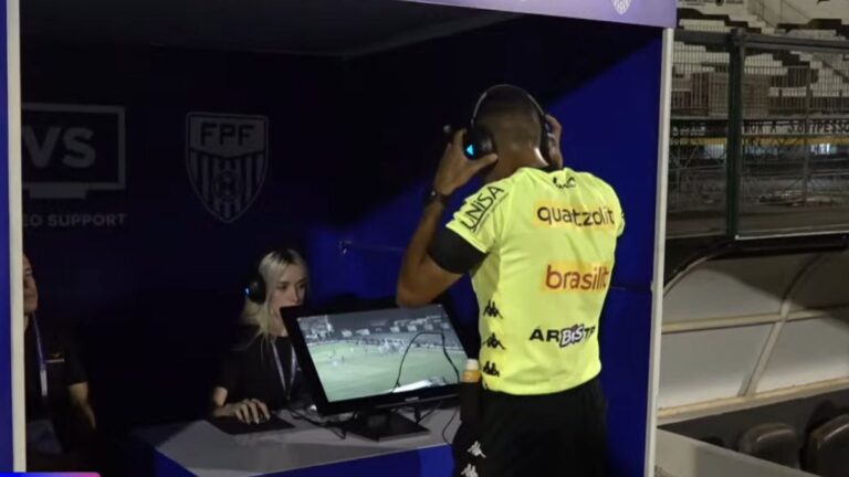 Inovação no futebol: desafio de vídeo é adotado pela primeira vez