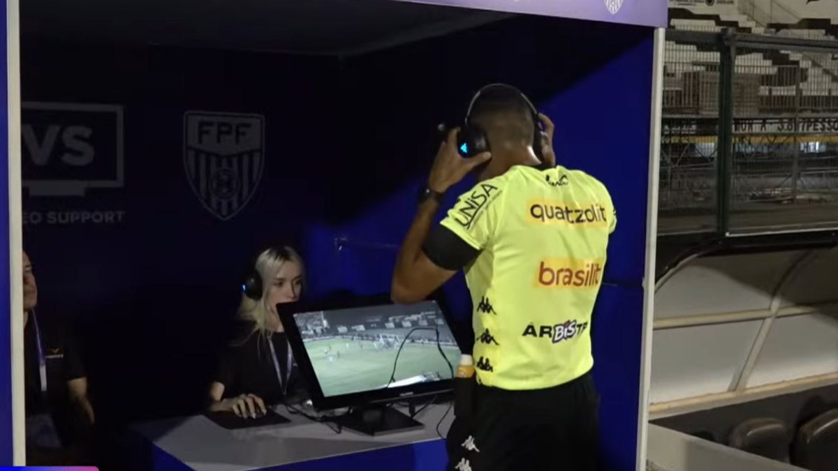 Inovação no futebol: desafio de vídeo é adotado pela primeira vez