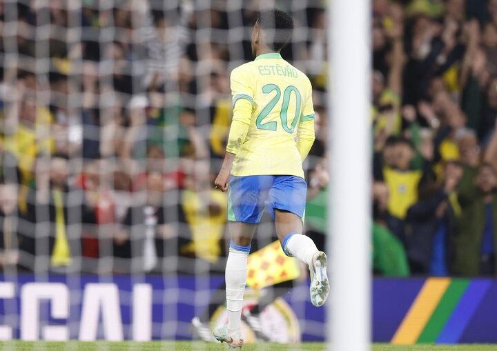 Estêvão destaca desempenho e artilharia sob comando de Ancelotti