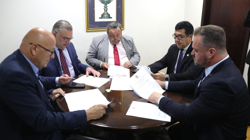 Comissão aprova doações de imóveis e novas rodovias
