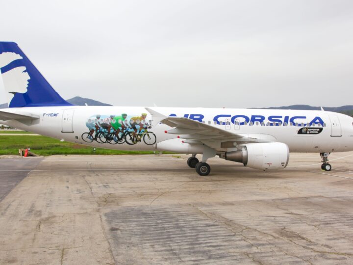 Controlador aéreo adormece e avião espera no ar