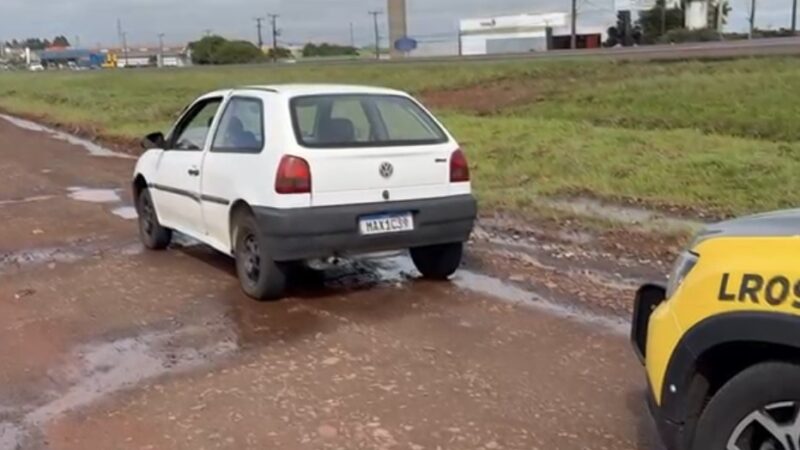 Carro furtado é recuperado em Cascavel