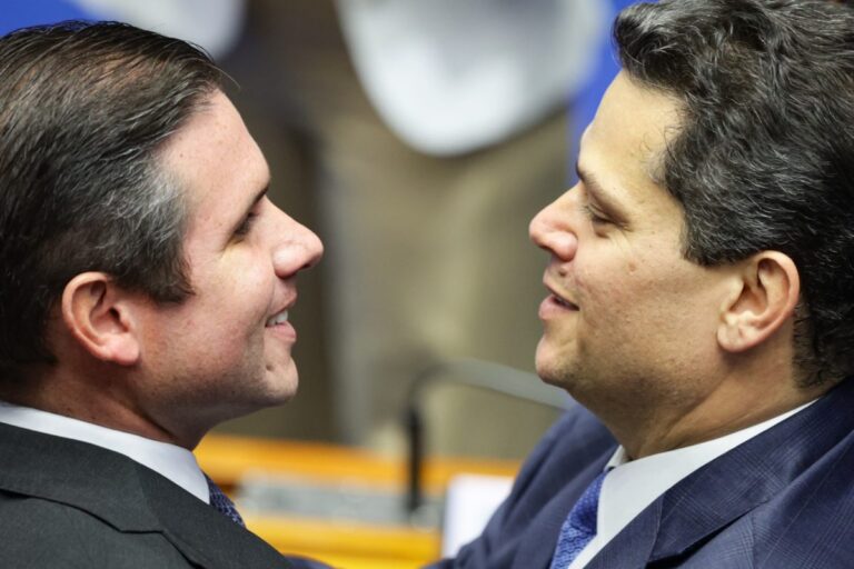 Tramitação da PEC da Blindagem é prolongada no Senado