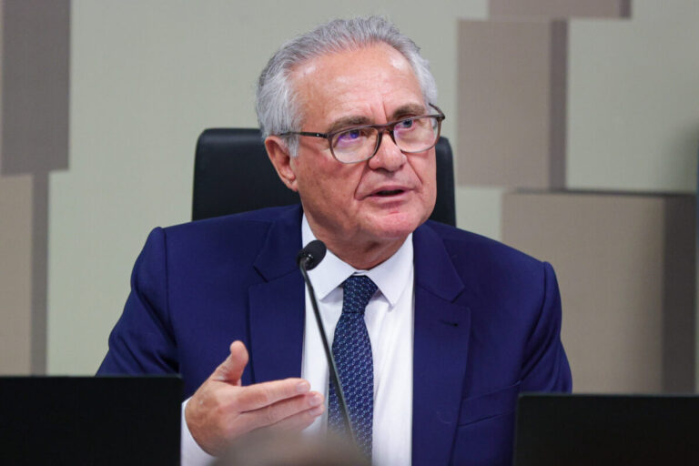 Renan Calheiros critica jantar entre Derrite, Lira e Cunha