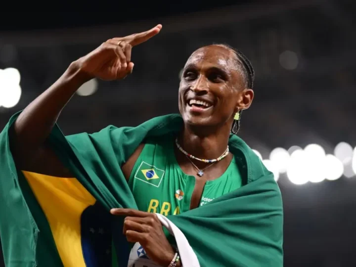 Alison dos Santos conquista a prata nos 400 m com barreiras