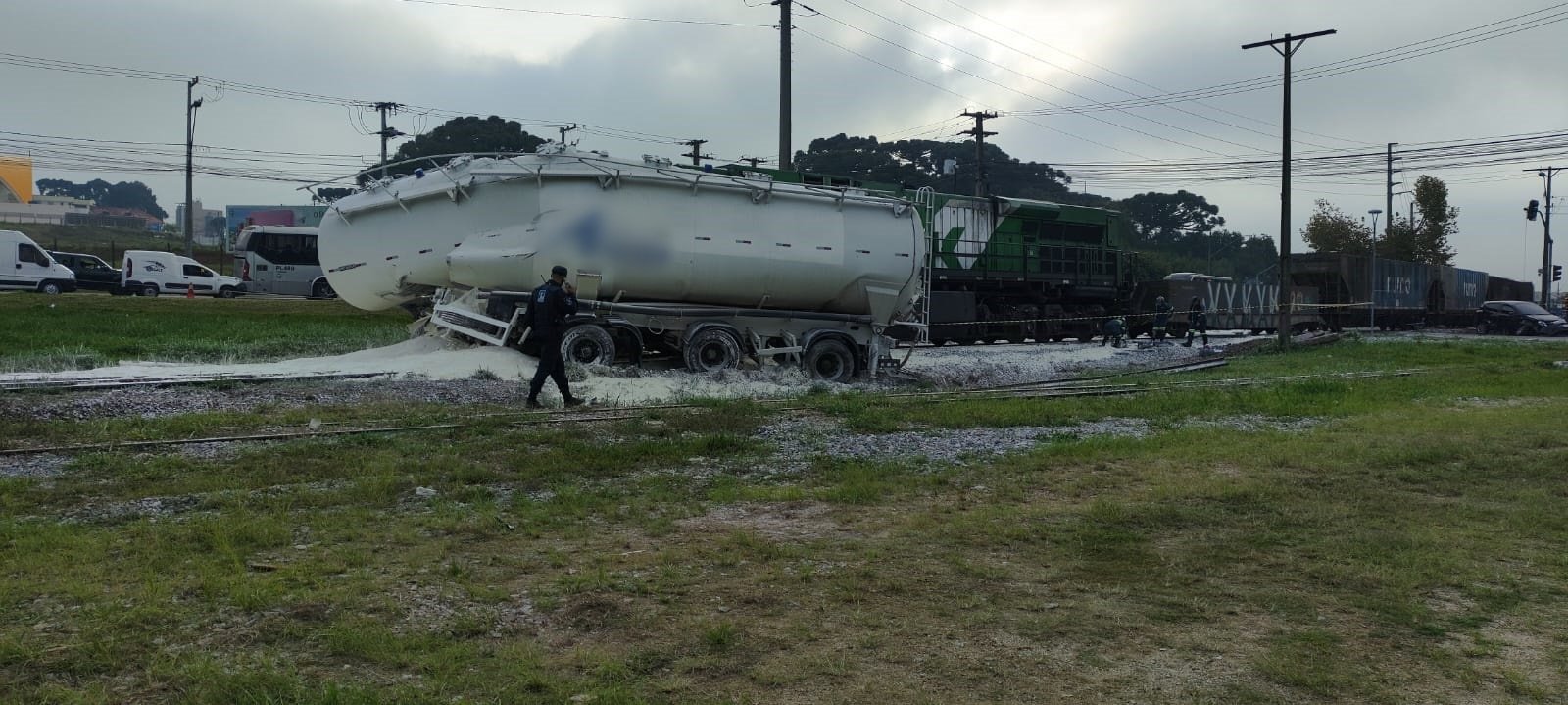 Acidente em Pinhais: motoristas divergem sobre alerta sonoro do trem