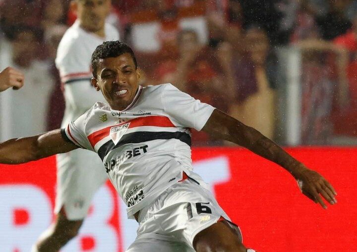 São Paulo sofre com excesso de pênaltis cometidos