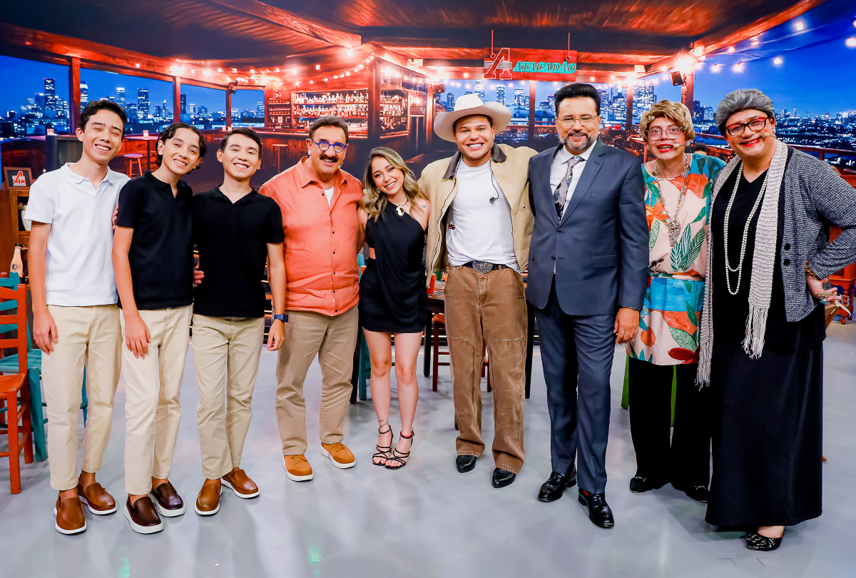 Ratinho recebe convidados especiais no programa desta sexta