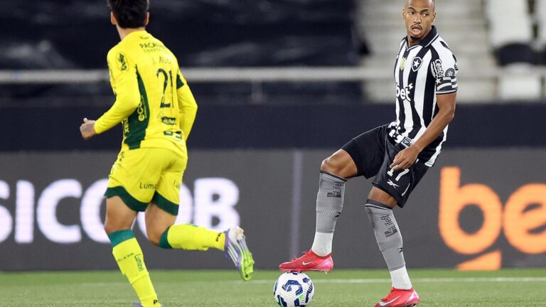 Capitão do Botafogo critica empate contra Mirassol