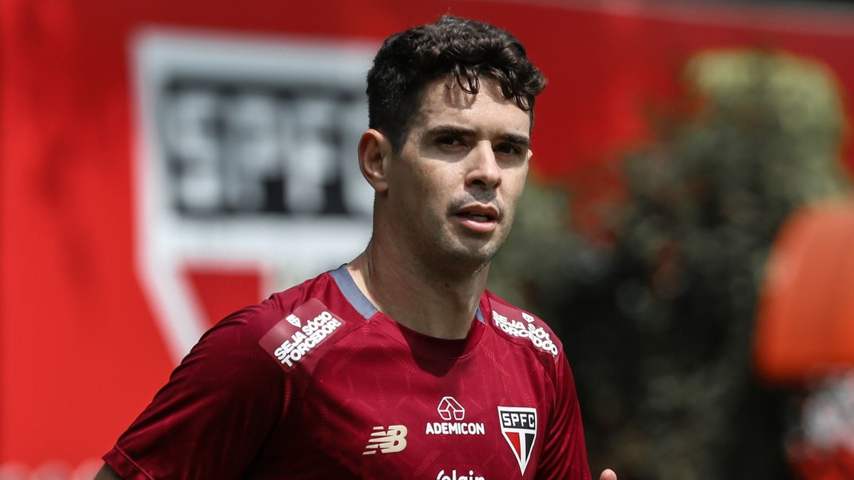 Oscar pode retornar ao São Paulo em momento decisivo