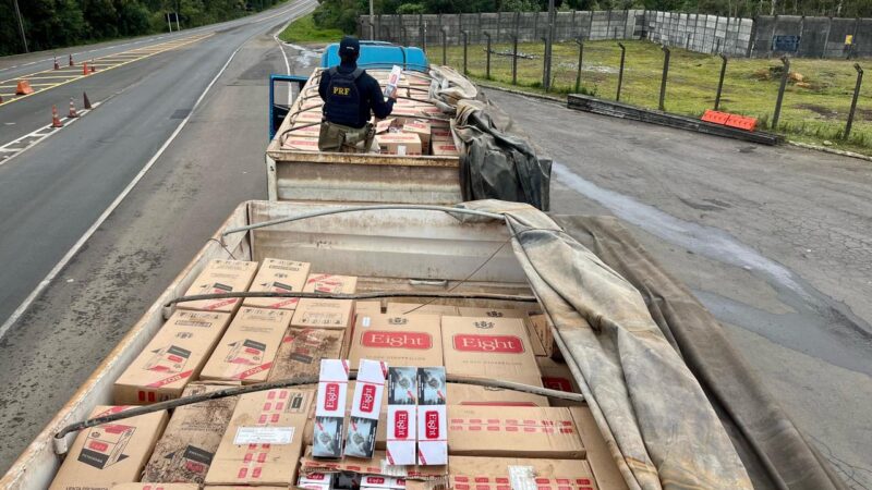 PRF apreende 600 mil maços de cigarros na BR-277