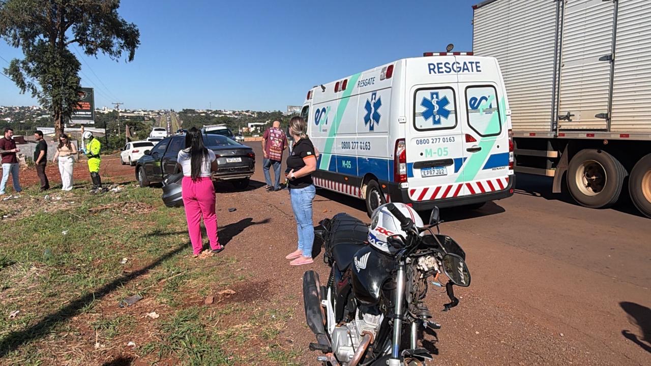 Motociclista ferido em colisão na BR-277