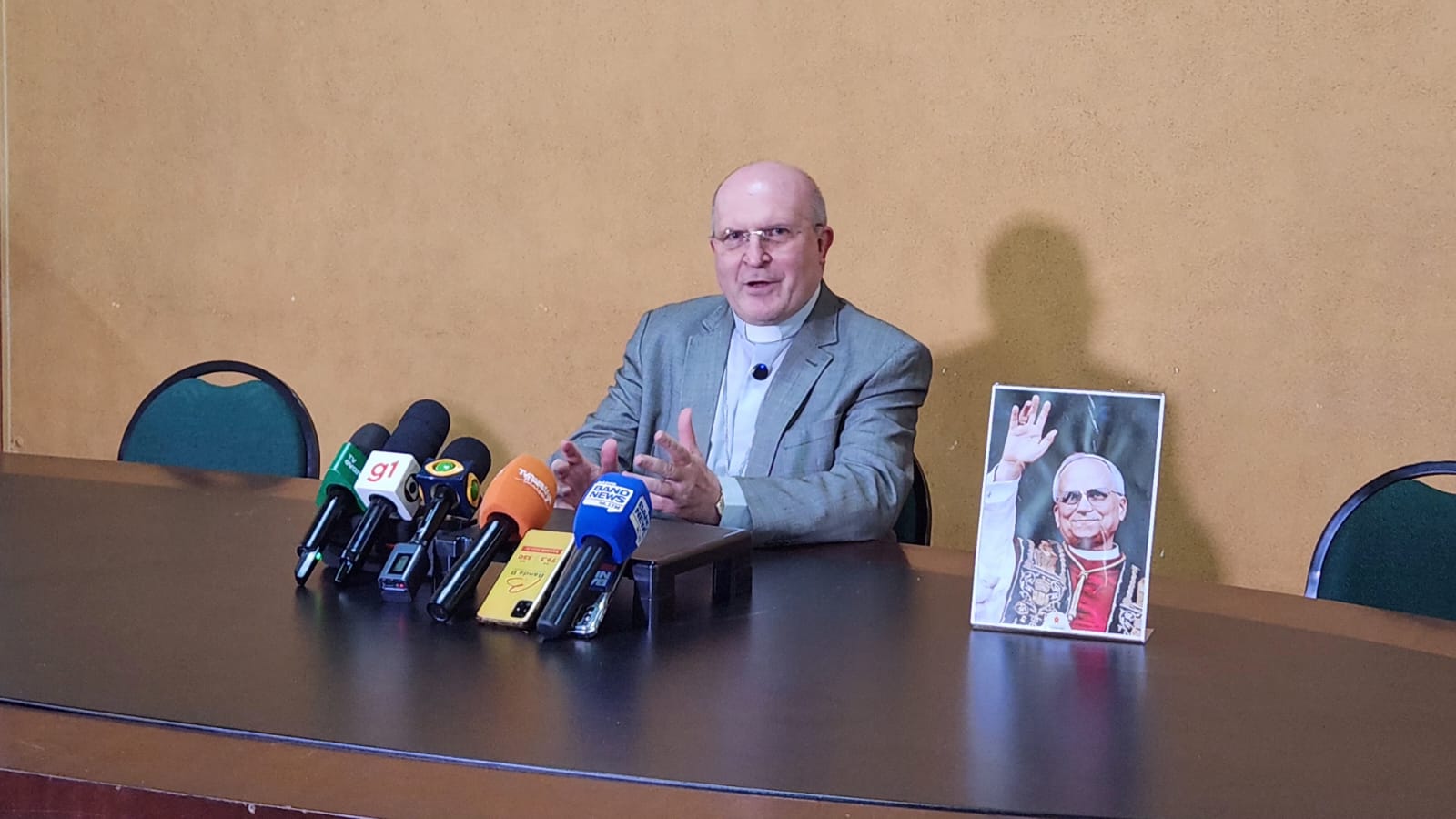 Dom Peruzzo celebra novo papa Leão XIV