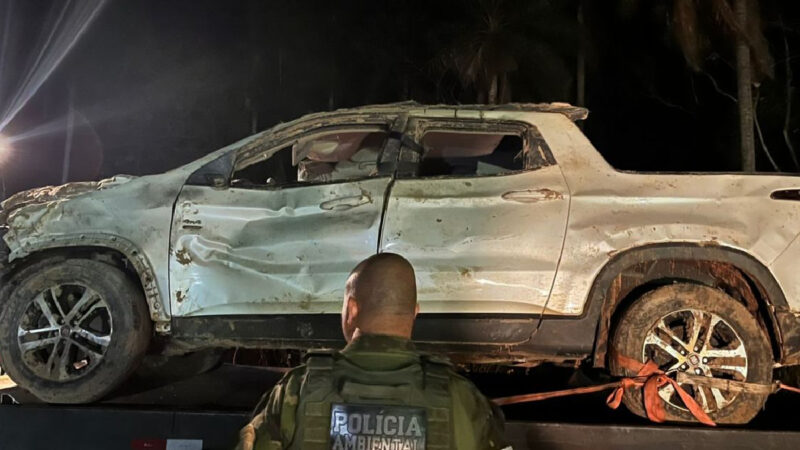 Carro enterrado revela pistas sobre desaparecimento de homens