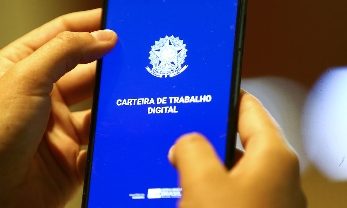 Estabilidade lenta no mercado de trabalho brasileiro