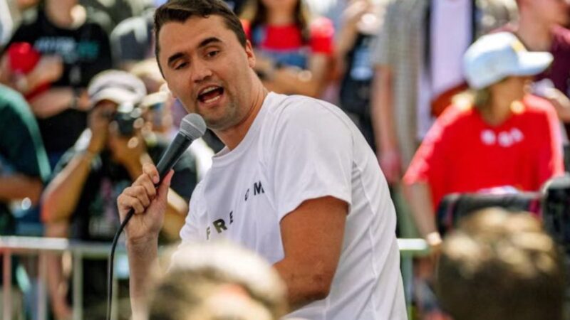Debate sobre armas nos EUA é reacendido após morte de influenciador