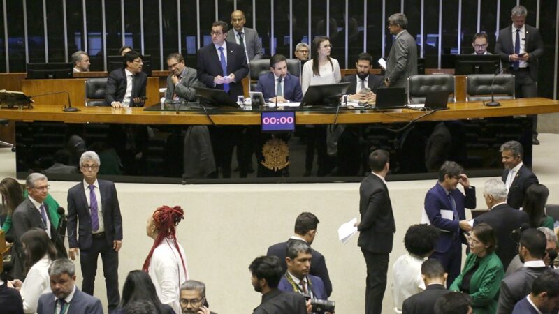 Governo busca aprovar isenção do Imposto de Renda