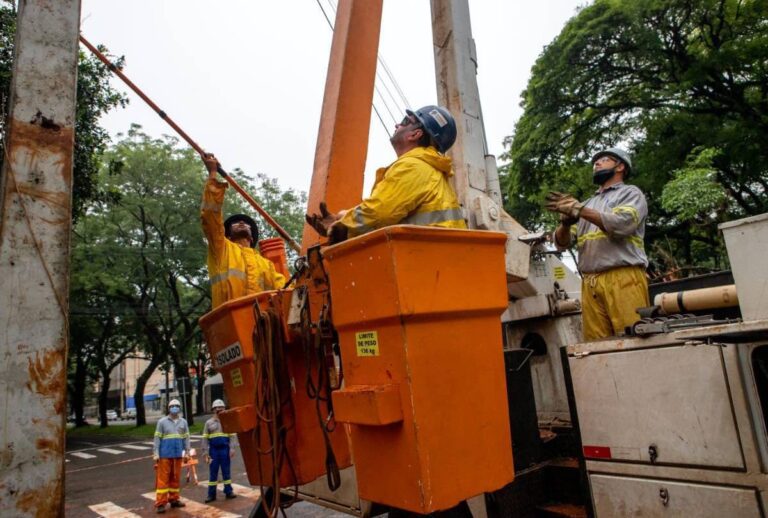 Interrupção de energia em Curitiba afeta 650 consumidores