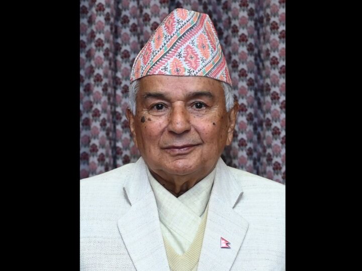 Nepal dissolve Parlamento e nomeia nova primeira-ministra
