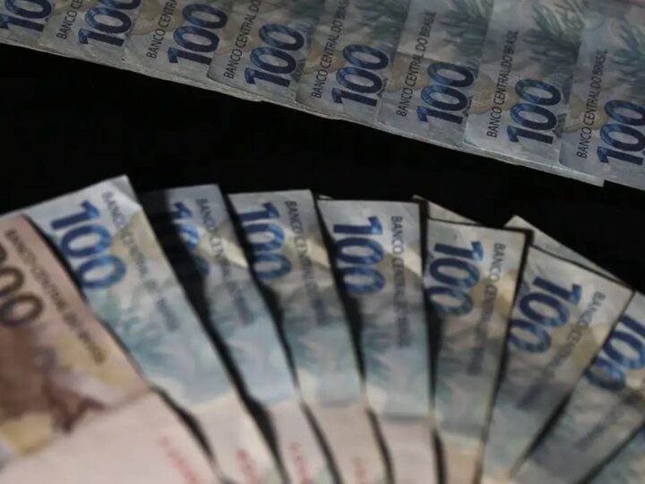 Filha presa por matar pai a tiros