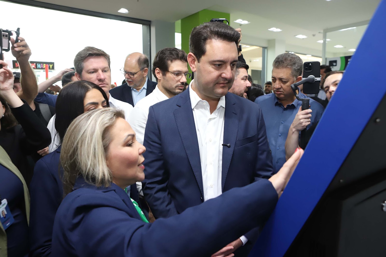 Governador inaugura novo Poupatempo em Londrina com serviços digitais