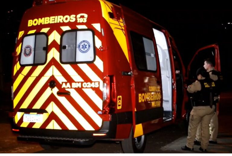 Mulher sofre agressão do marido em escada