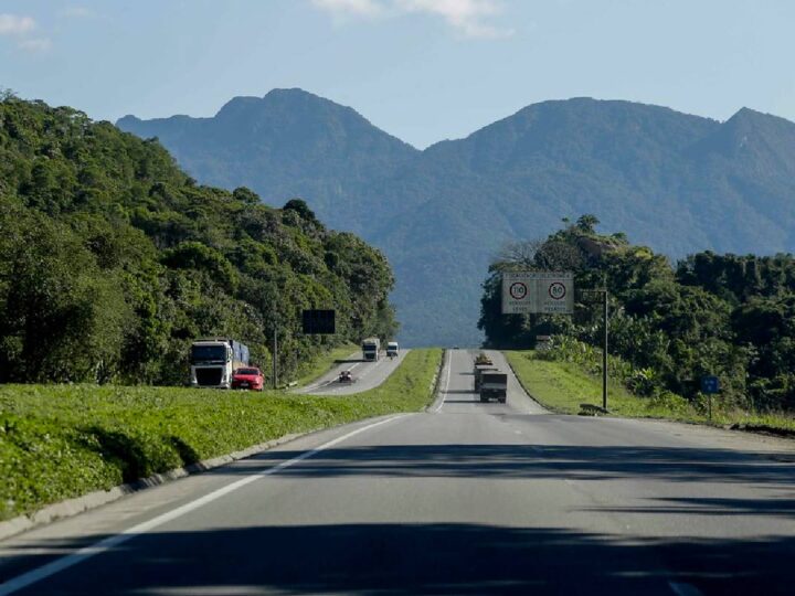 Trânsito lento na BR-277 devido a obras