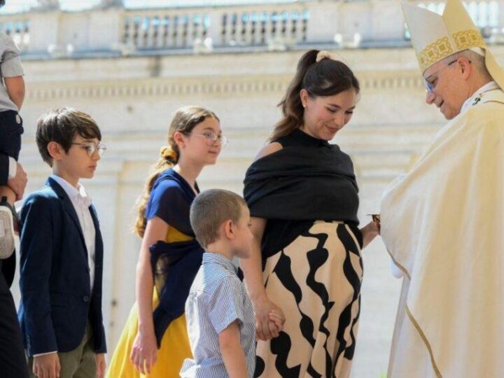 Papa Leão XIV reafirma definição tradicional de família