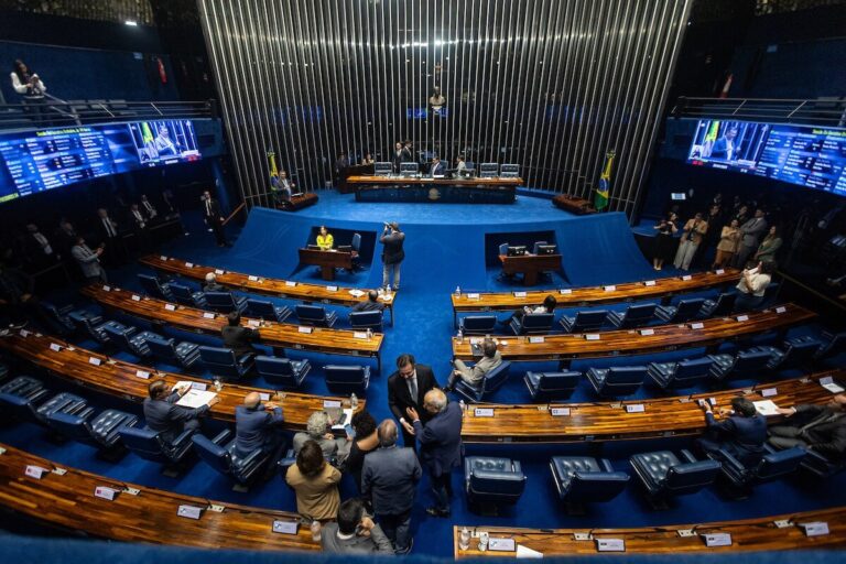 Senado aprova MP para ampliar tarifa social de energia