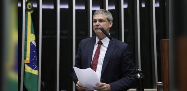 Lindbergh critica PL da Anistia e vê rendição ao bolsonarismo