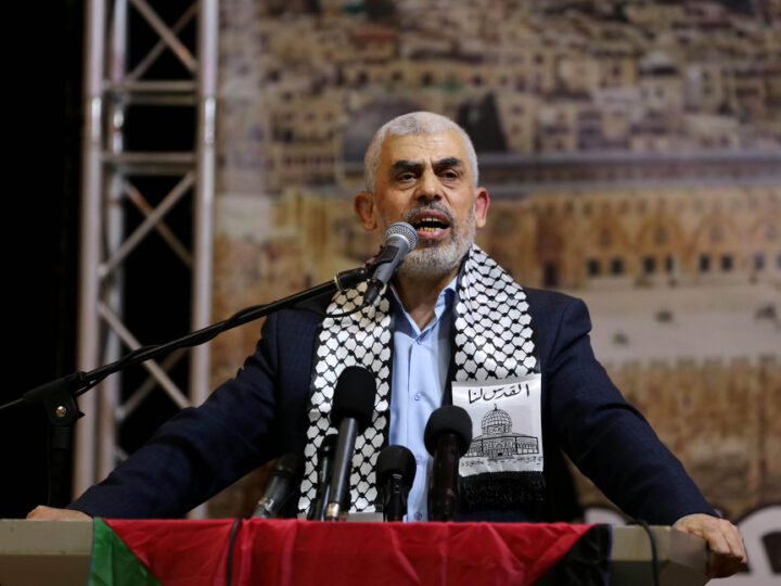 Hamas tenta retirar familiares de Gaza enquanto usa civis como escudos