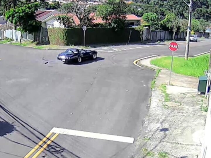 Condutor de Corvette em manobras perigosas é identificado