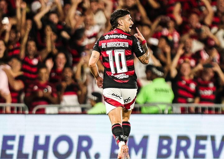 Arrascaeta se torna maior artilheiro estrangeiro do Flamengo