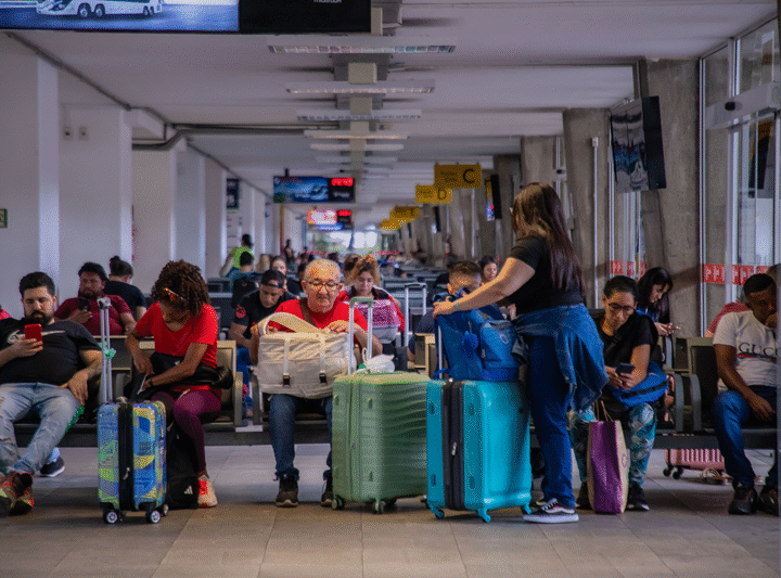 Feriado do Trabalho: Rodoviária da [Cidade] se prepara para fluxo intenso de passageiros