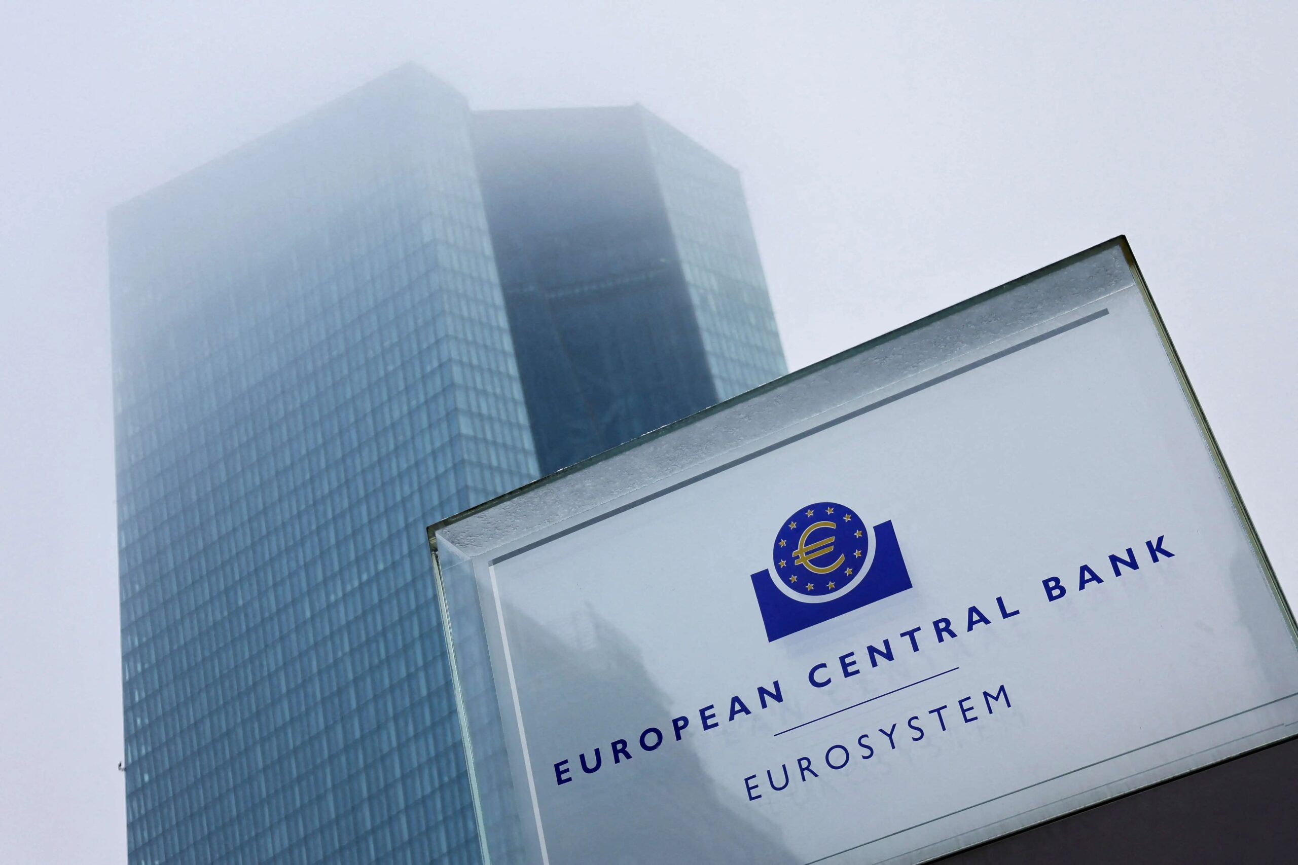 Rehn (BCE) Alerta: Desinflação na Zona do Euro Avança, mas Crescimento Econômico Está Sob Risco
